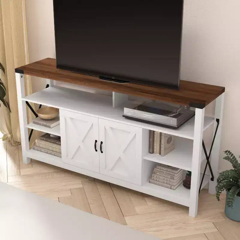 Meuble TV rustique de style campagnard avec rangements ouverts et fermés, meuble TV porte de grange